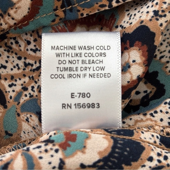 Evereve Natalia Seamed Floral Chiffon Blouse Medium - Picture 9 of 10